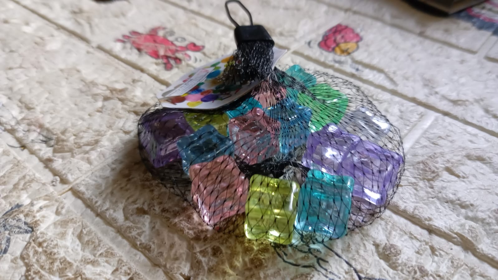 Multi-Color Decorative Stone for Garden / Lawn / Aquarium Fish Tank Gravel / Flower Pots Decoration Pebbles for Fish Bowl & All Purpose Attractive Stone Set Multi-Color Decorative Stone for Garden / Lawn / Aquarium Fish Tank Gravel / Flower Pots Decoration Pebbles for Fish Bowl & All Purpose Attractive Stone Set